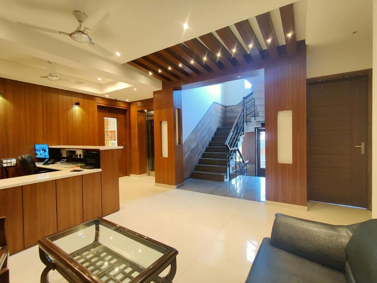 The Shacon Hotel Noida Exterior photo