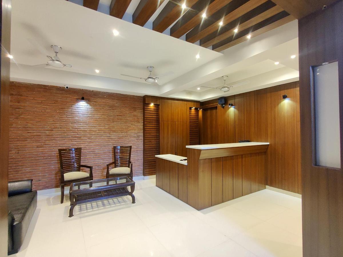 The Shacon Hotel Noida Exterior photo
