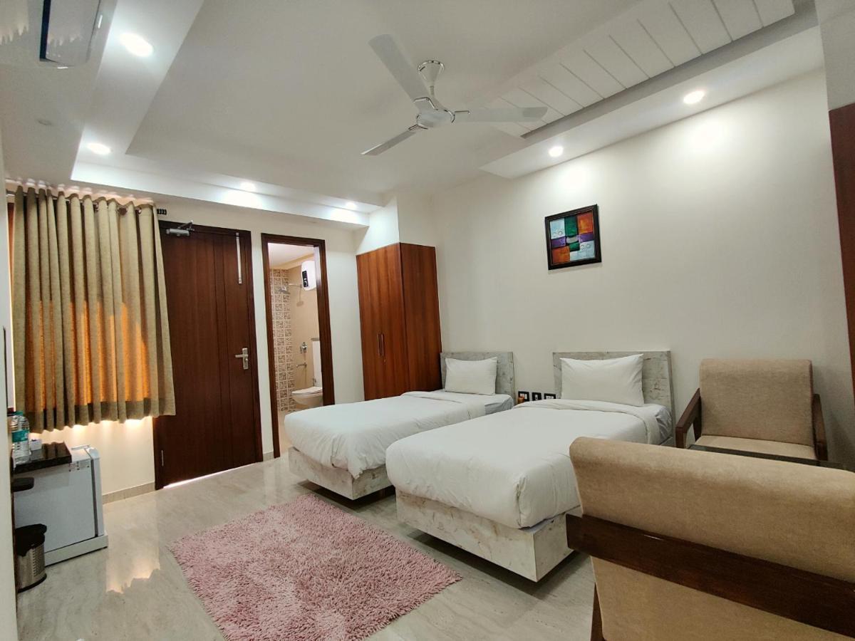 The Shacon Hotel Noida Exterior photo