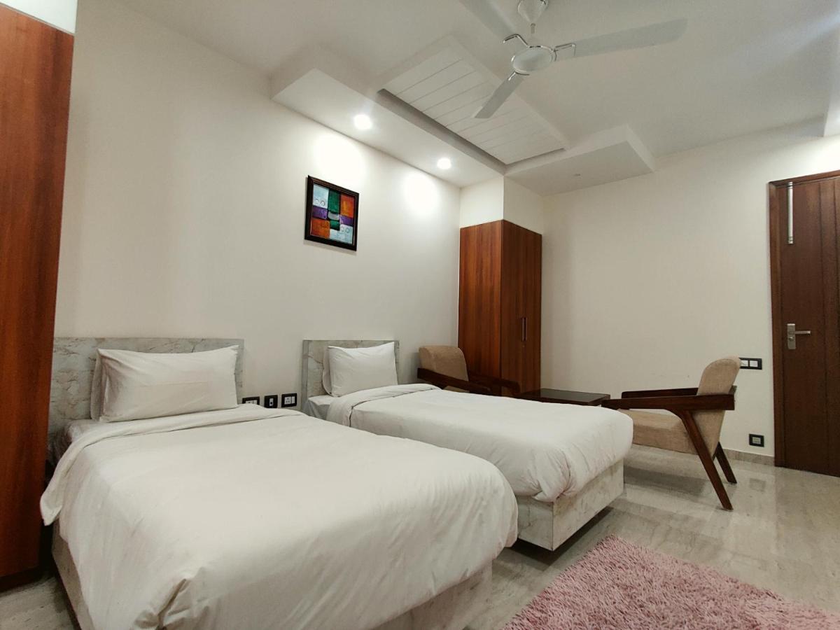 The Shacon Hotel Noida Exterior photo
