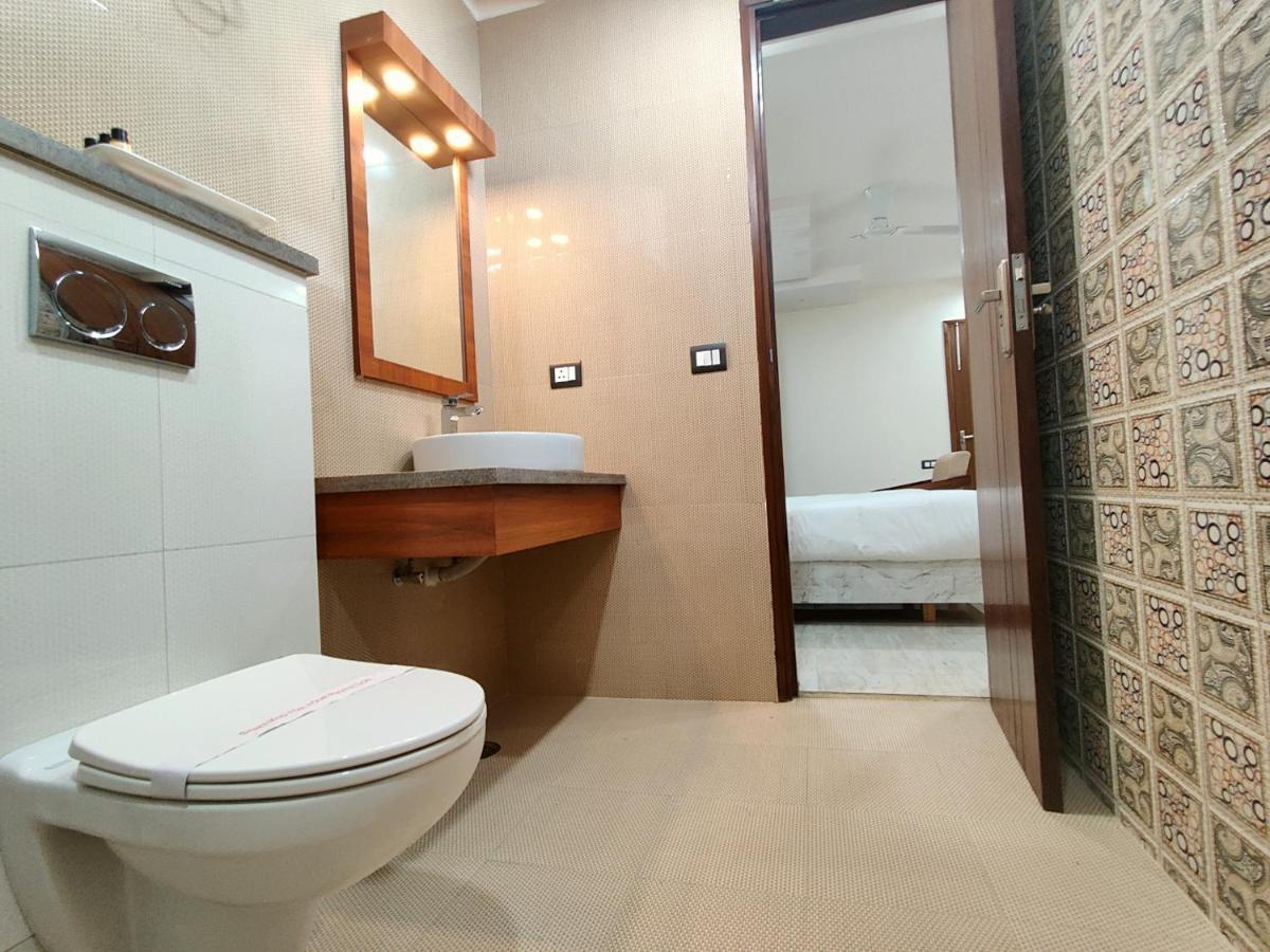 The Shacon Hotel Noida Exterior photo
